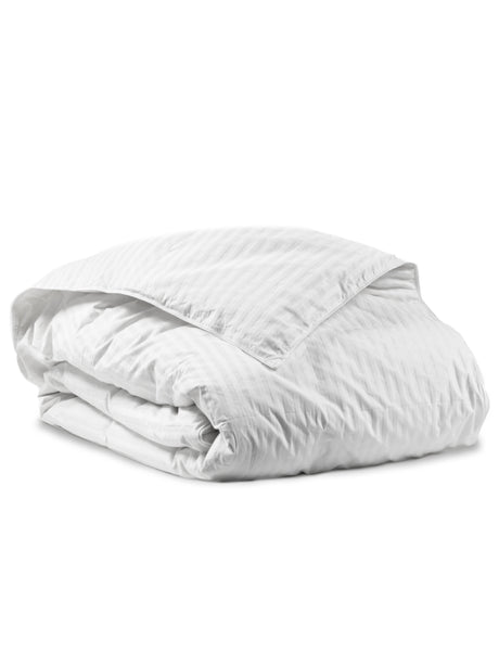 Couette en duvet naturel Hôtel Bianca, 4 saisons, coton strié 323 fils, fabriquée à Montréal, de qualité hôtel