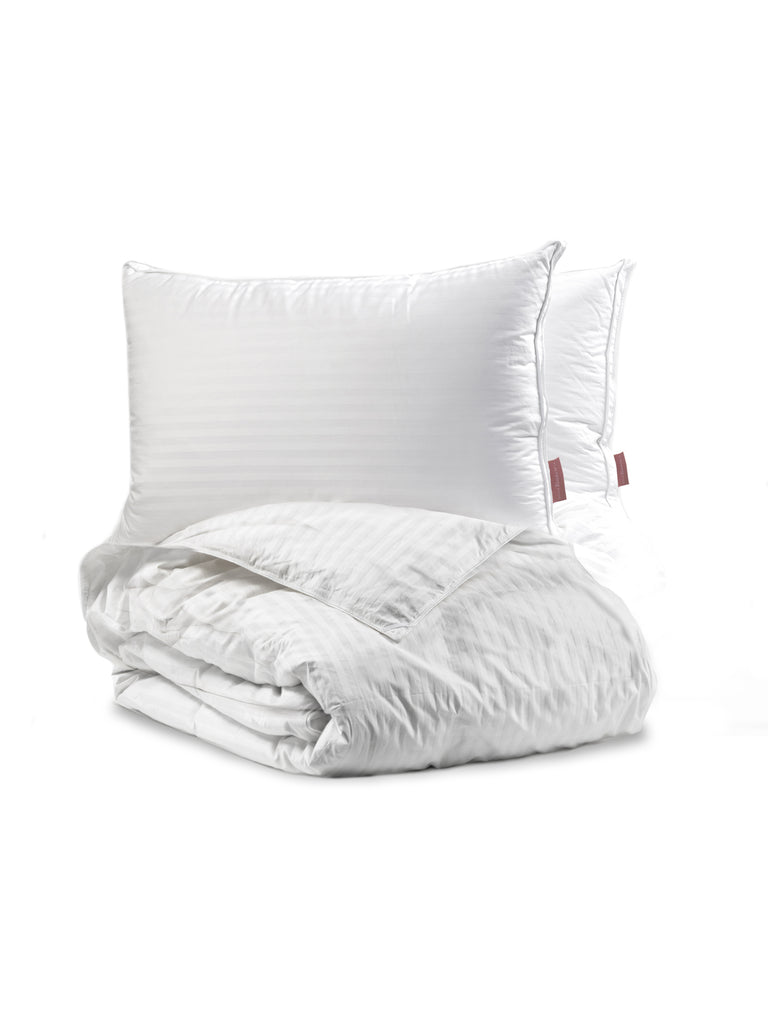 Duvet et oreillers Dulcia en duvet fabriqués à Montréal, qualité d'hôtel, confortable et respirant, coquille en coton strié