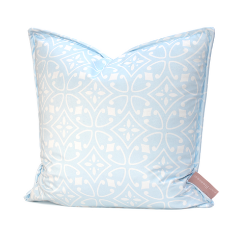 Coussin Éva - expo - vente finale - Dolce & Bianca 